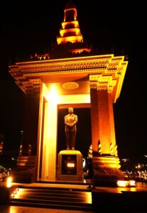 Go Phnom Penh and Explore its Attractions